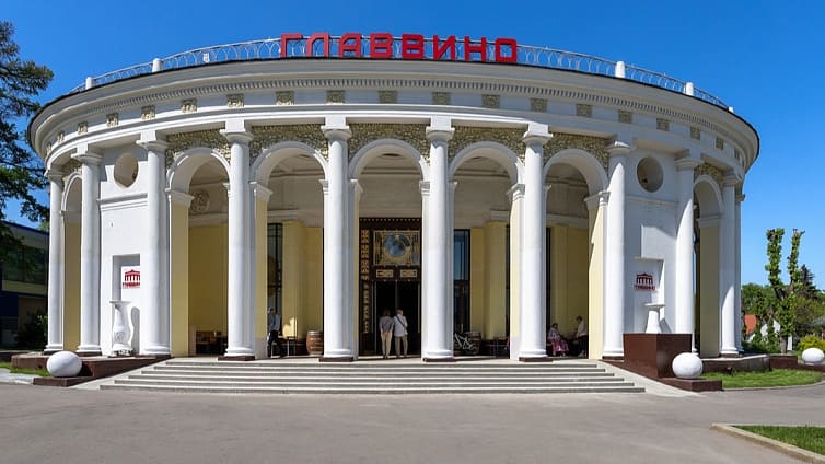 На ВДНХ открылся дегустационный центр российского виноделия «Главвино»