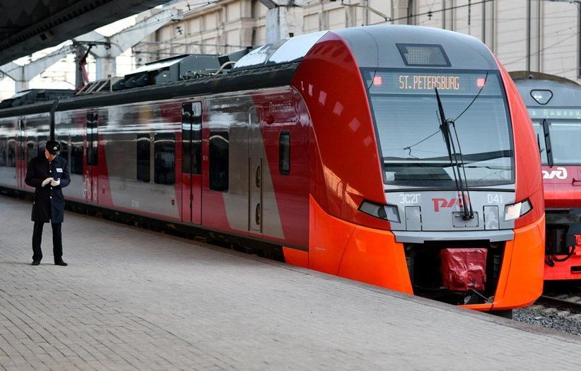 РЖД в июне запустят туристический поезд из Москвы в Петербург